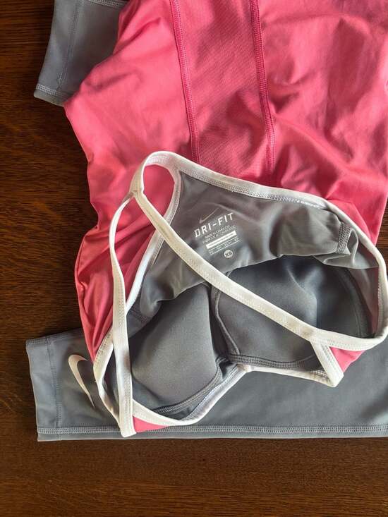 Nike Dri-Fit Women's Workout Set - Picture 5 of 5